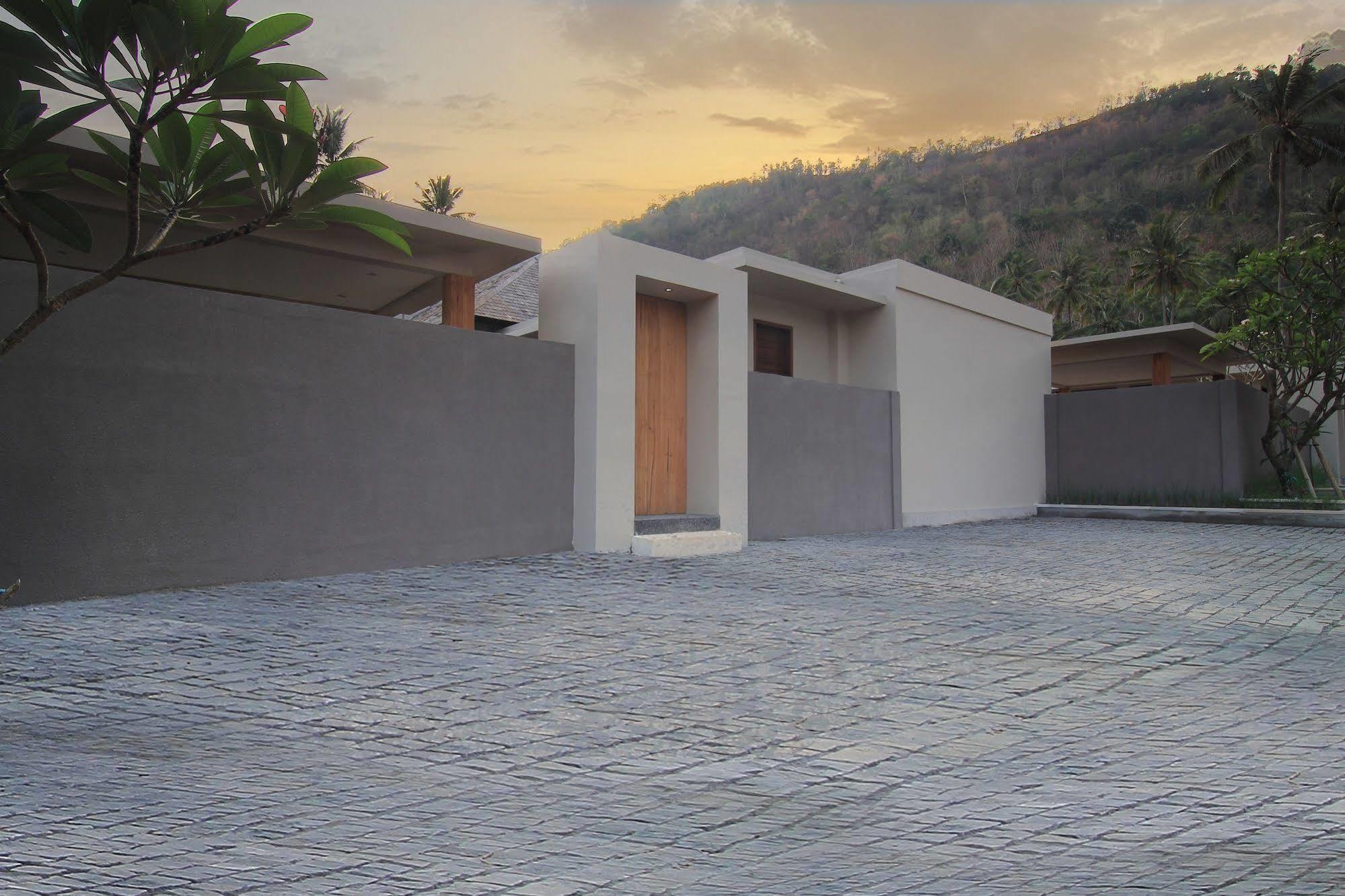 Bale Mandala Villas Senggigi Exterior photo