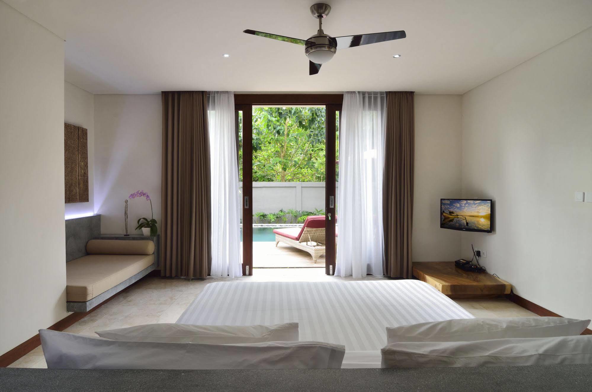 Bale Mandala Villas Senggigi Exterior photo